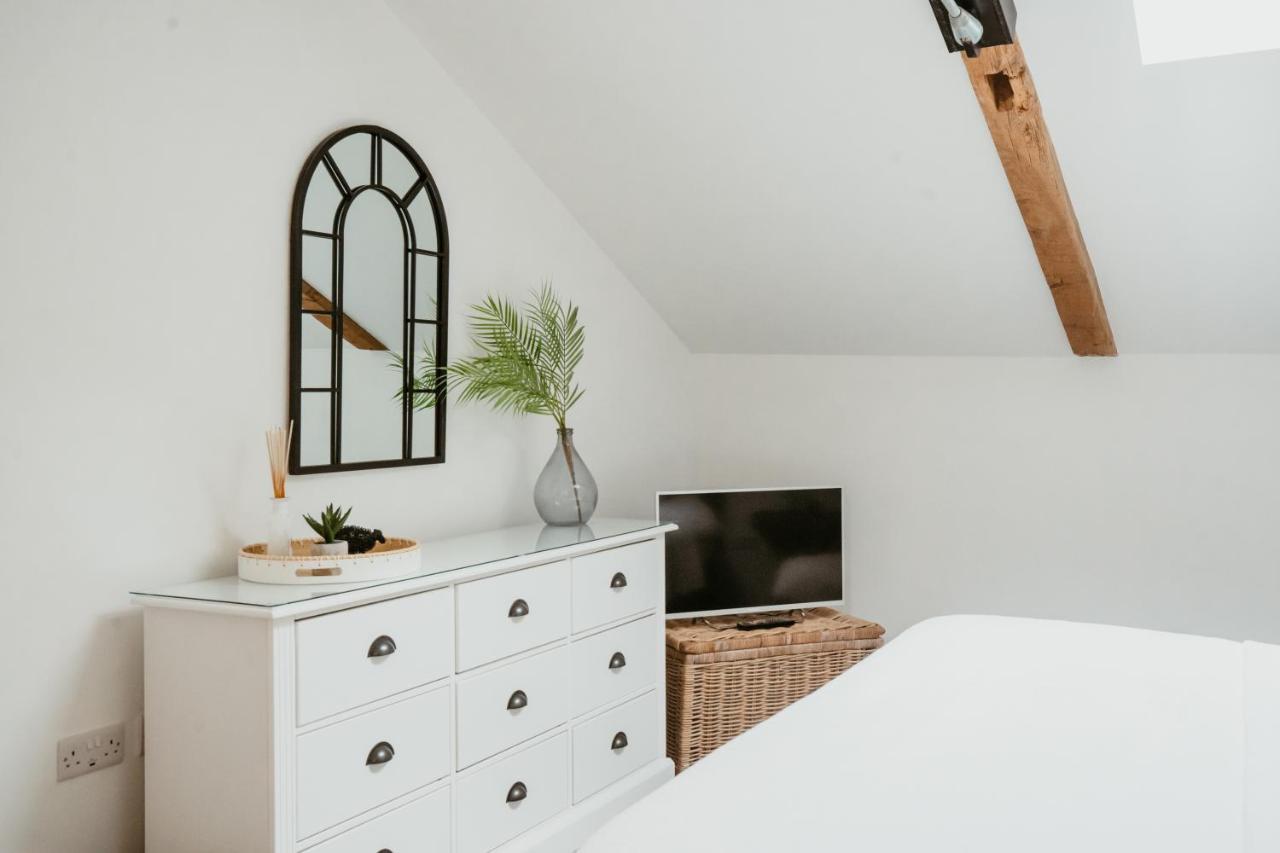 The Clock Tower Stow Appartement Buitenkant foto