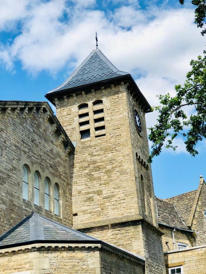 The Clock Tower Stow Appartement Buitenkant foto